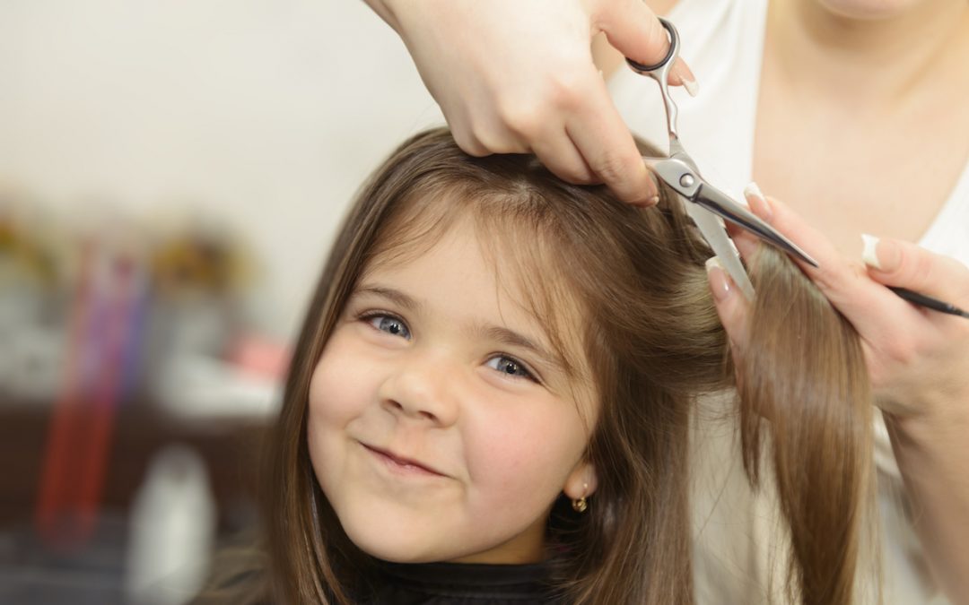 Luna, Amichetti e Avventure: 5 consigli per tagliare i capelli ai bambini